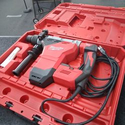 Milwaukee 5546-21 Rotary Hammer 