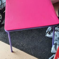 Minni Mouse Chair with Table