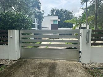 Electric gate stops halfway or won’t close? Same-day help for motor