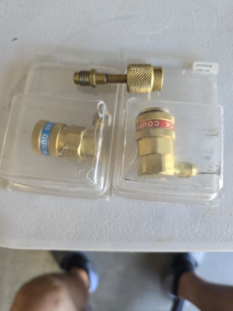 R 134-A refrigerant adapters with refrigerant adapter