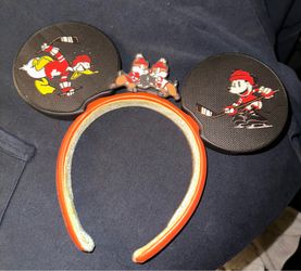 •*Disney Mickey Ears Canada Epcot Hockey PUCKS*•