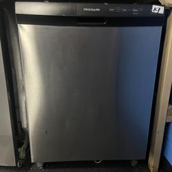 FRIGIDAIRE STAINLESS STEEL DISHWASHER 