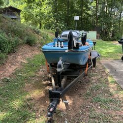 16 Ft. Fiberglass Ranger Boat