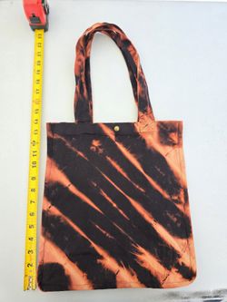 Tie-dye Tote w/button