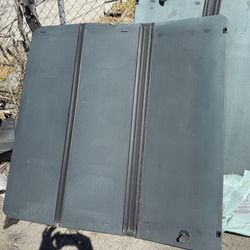 2 Toyota tacoma bed covers no lock its missing selling 2 covers fits 5ft bed selling as is $100 both