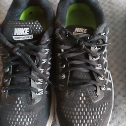 Vendo Bonitos Tenis Nike Zize 8.5 Muy Buena Condicion