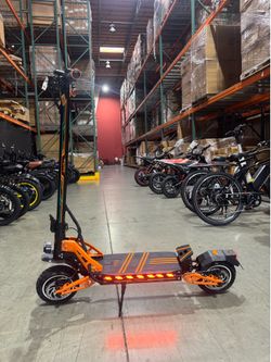 Dual-motor high-speed electric scooter