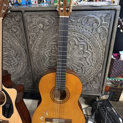 Yamaha C40II Classical Guitar, Full Size With Rosewood Fingerboard and Bridge, Natural