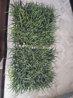 9x9 in plastic grass squares