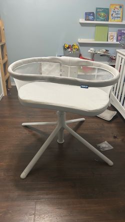 HALO Bassinet with Stand