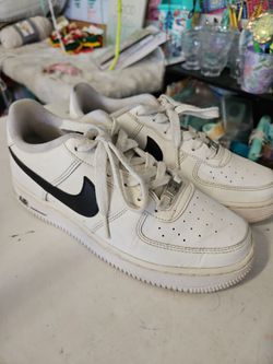 Nike sneakers size 5y