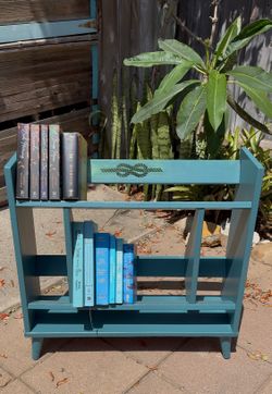 Good looking Book Shelf