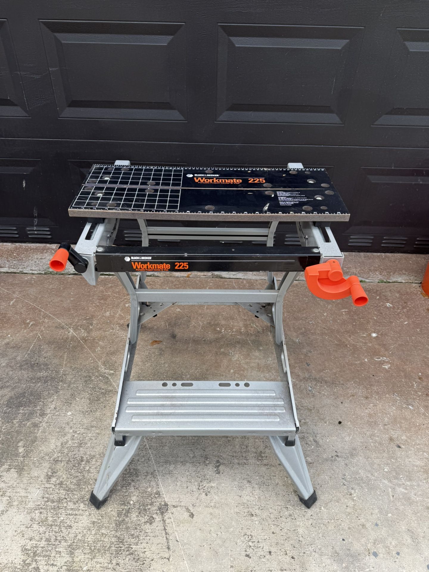 Black&Decker work bench (excellent condition)