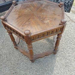 Thomasville End Table  