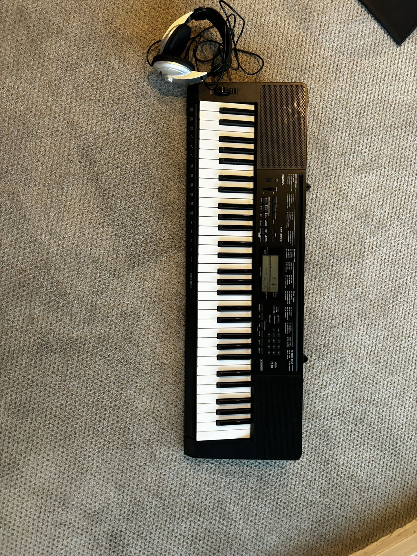 Electric Keyboard With Stand And Headphones