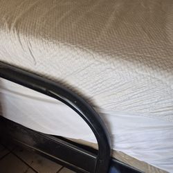 Full size Daybed with mattress,