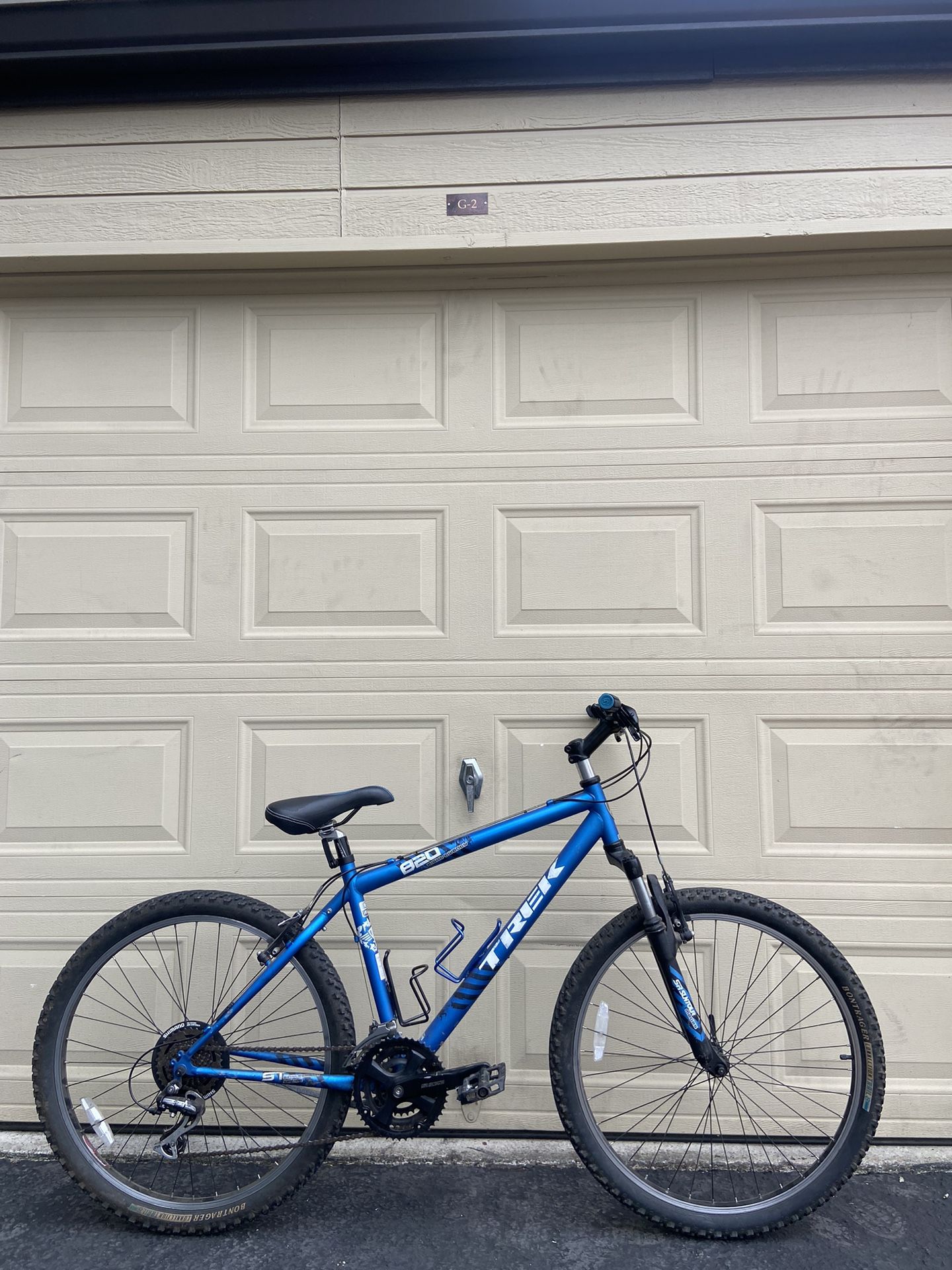Trek 820 Mountain Bike – 18” Frame – 21-Speed – 26” Wheels