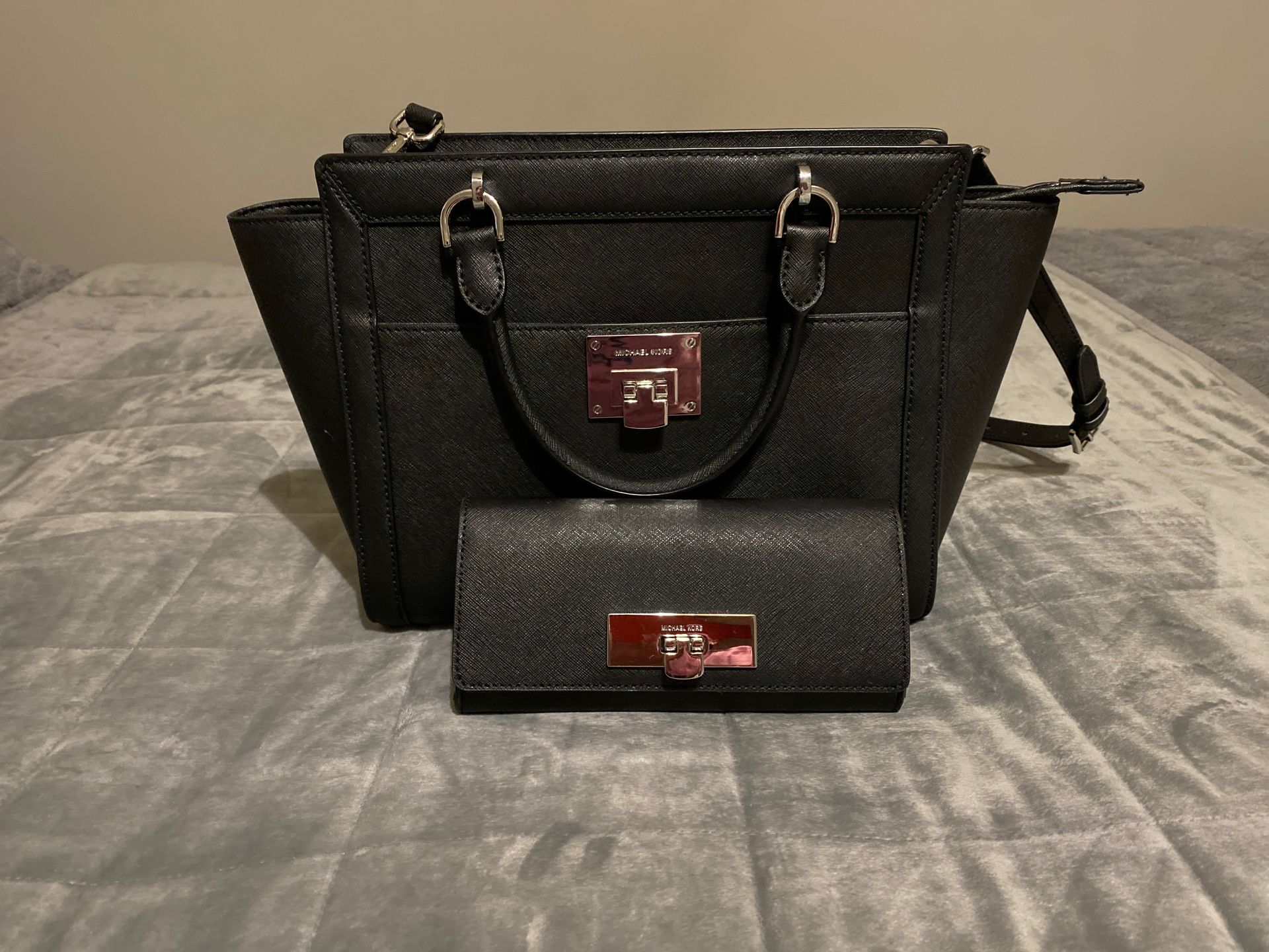 Black Michael Kors bag & Wallet