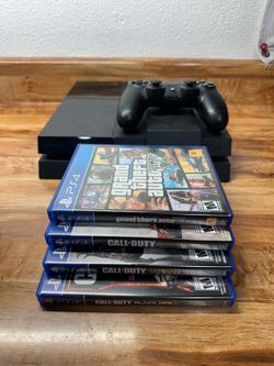 PlayStation 4, PS4 dual control charger stand and games