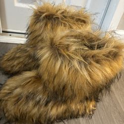 Fur boots