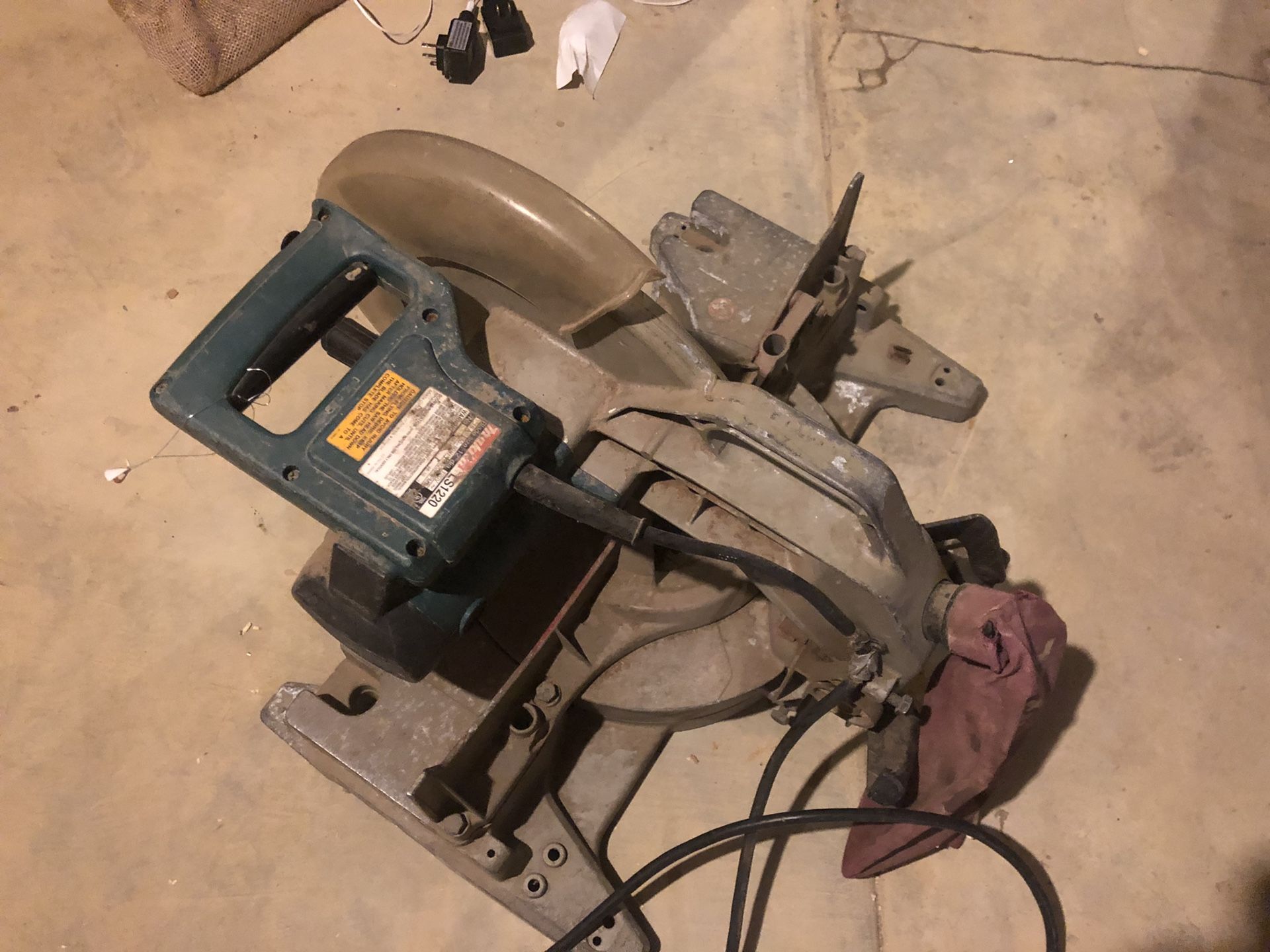 Makita compound miter saw