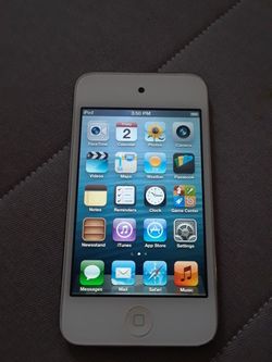 APPLE IPOD TOUCH 4 GEN 8GB No  LOCKS WORKING  FINE  Touch 4th Gen And Cable