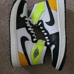 Air Jordan Retro 1 High Golf "Volt" Size 7men/8.5wmns