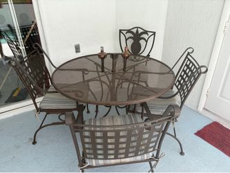 Iron table with 4 chairs