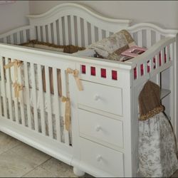 Sorelle Convertable Crib  4 In 1