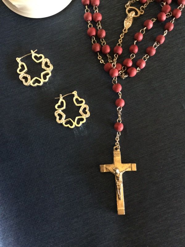 Rose beaded Rosary 🌿🌹Silver Hearts Hoop earring , each sells $25