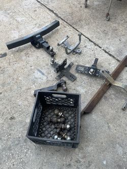 Trailer Hitch Assemblies And Accessories 