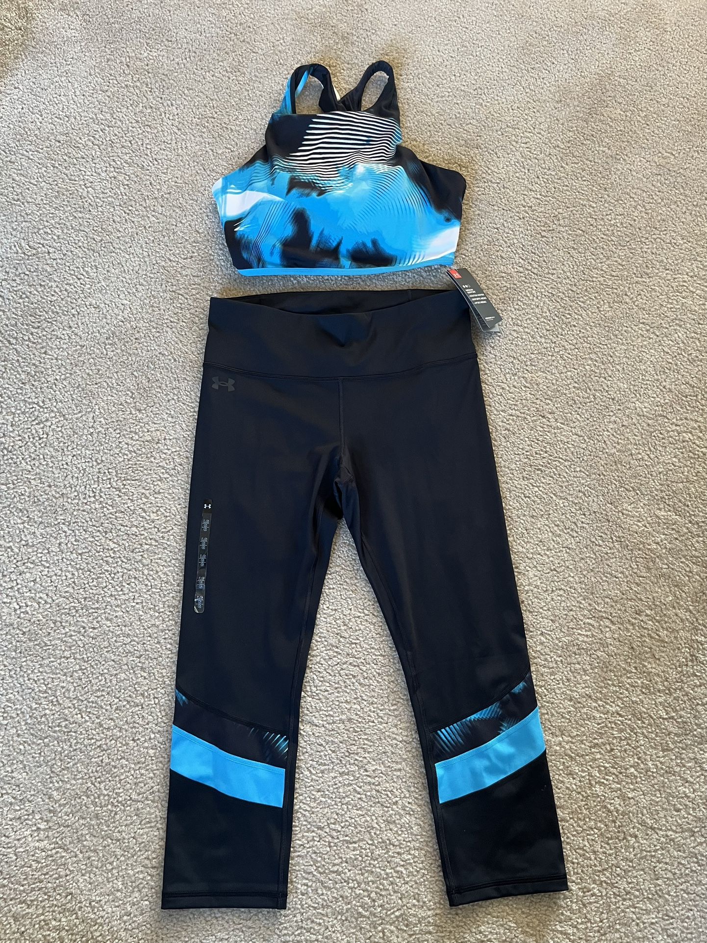 NWT Under Armour Women’s Heat Gear Sports Set, Large
