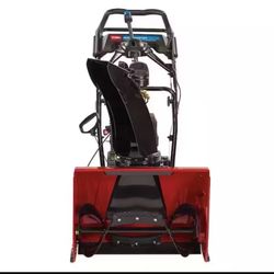 Brand new Toro Snowmaster 724 QXE 24”