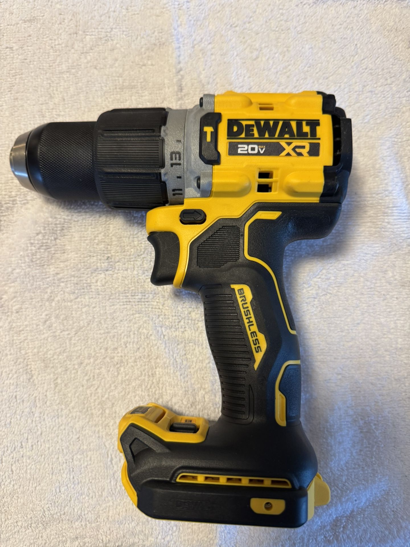 Dewalt 20V Hammer-Drill XR- New $130