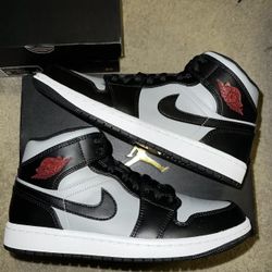 Air Jordan 1 Mid “Shadow Red” Size 11