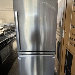 Refrigerator Hisense 31”.1 New 