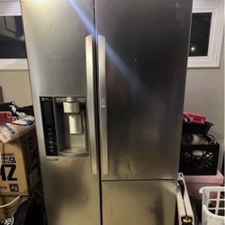 LG  Side By Side Refrigerator 