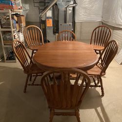 Amish Oak Table With Four Chairs And Two Barstools