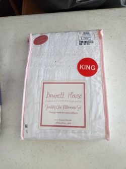 NIB King Pillowcase Set. 
