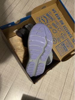 Women’s Brooks ghost max 2 size 7 (wide)