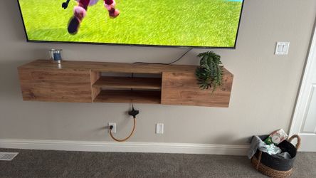 Fioating Shelf ( new) q