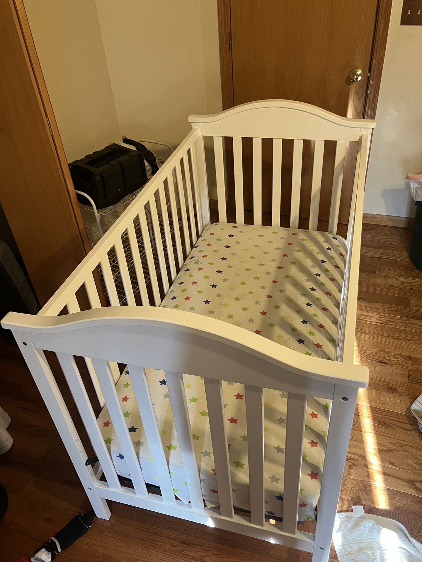 Crib + Mattress