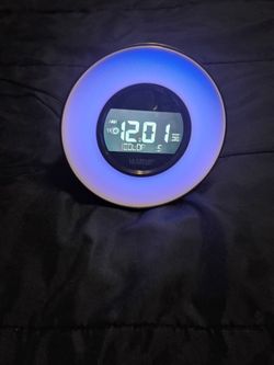 Alarm clock with nature sounds