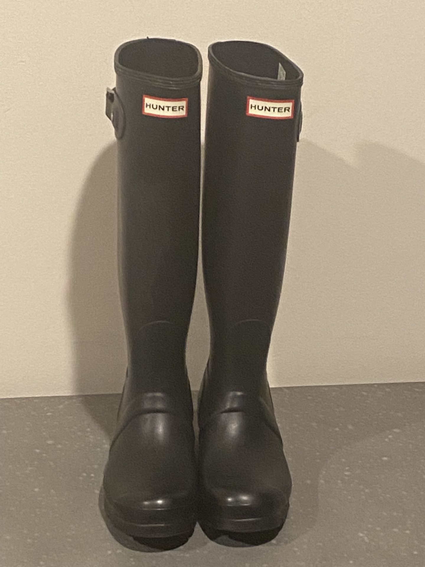 Tall Black Hunter Woman’s Rain Boots With Adjustable Calf Strap, New Size 8