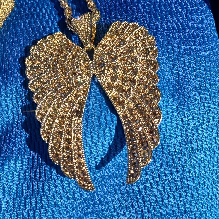 Bella Luce Champ crystal.\n Necklace and earrings.