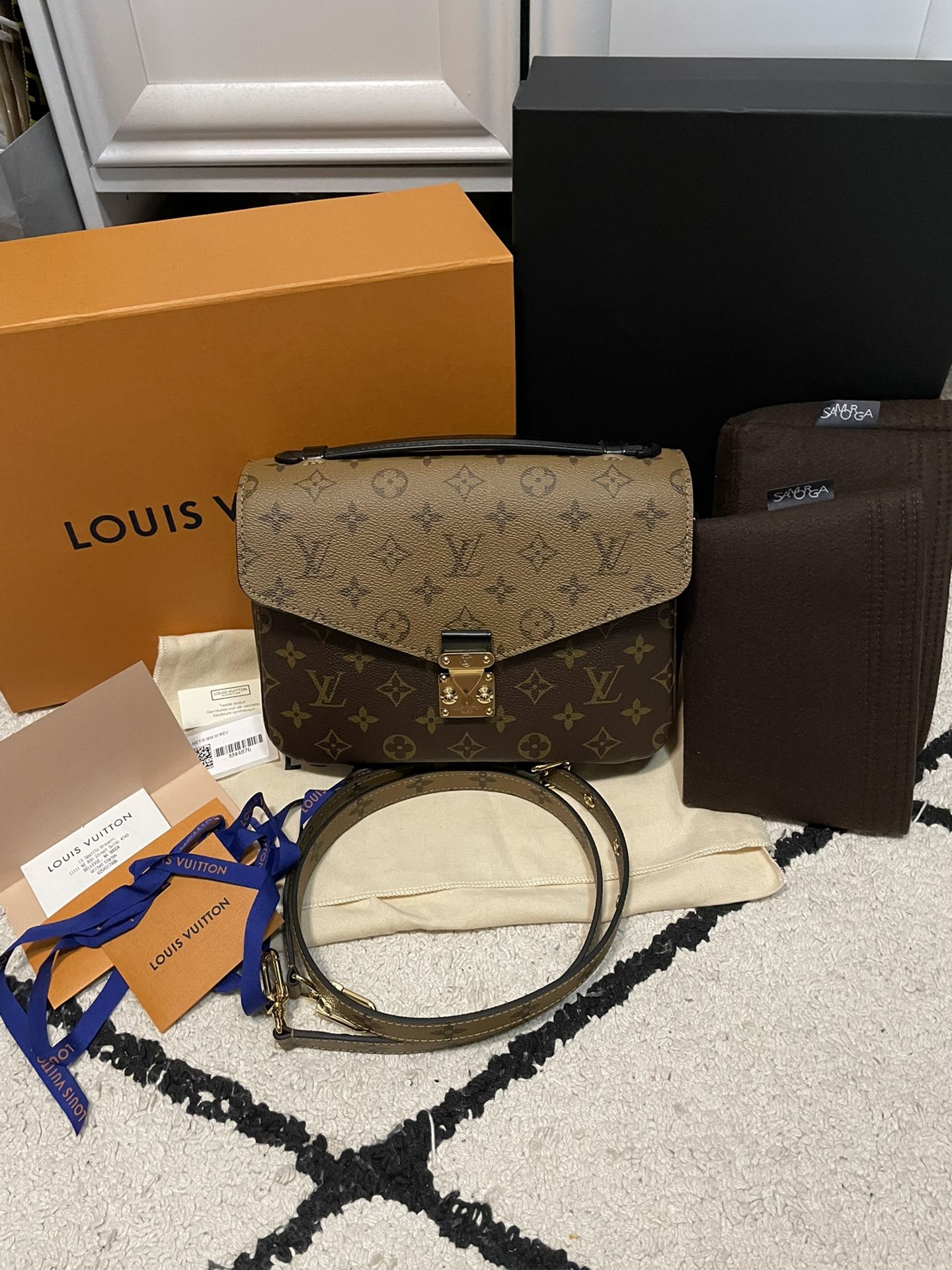 Brand New Louis Vuitton pochette metis