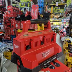 MILWAUKEE PACKOUT SIX BAY RAPID CHARGER $225