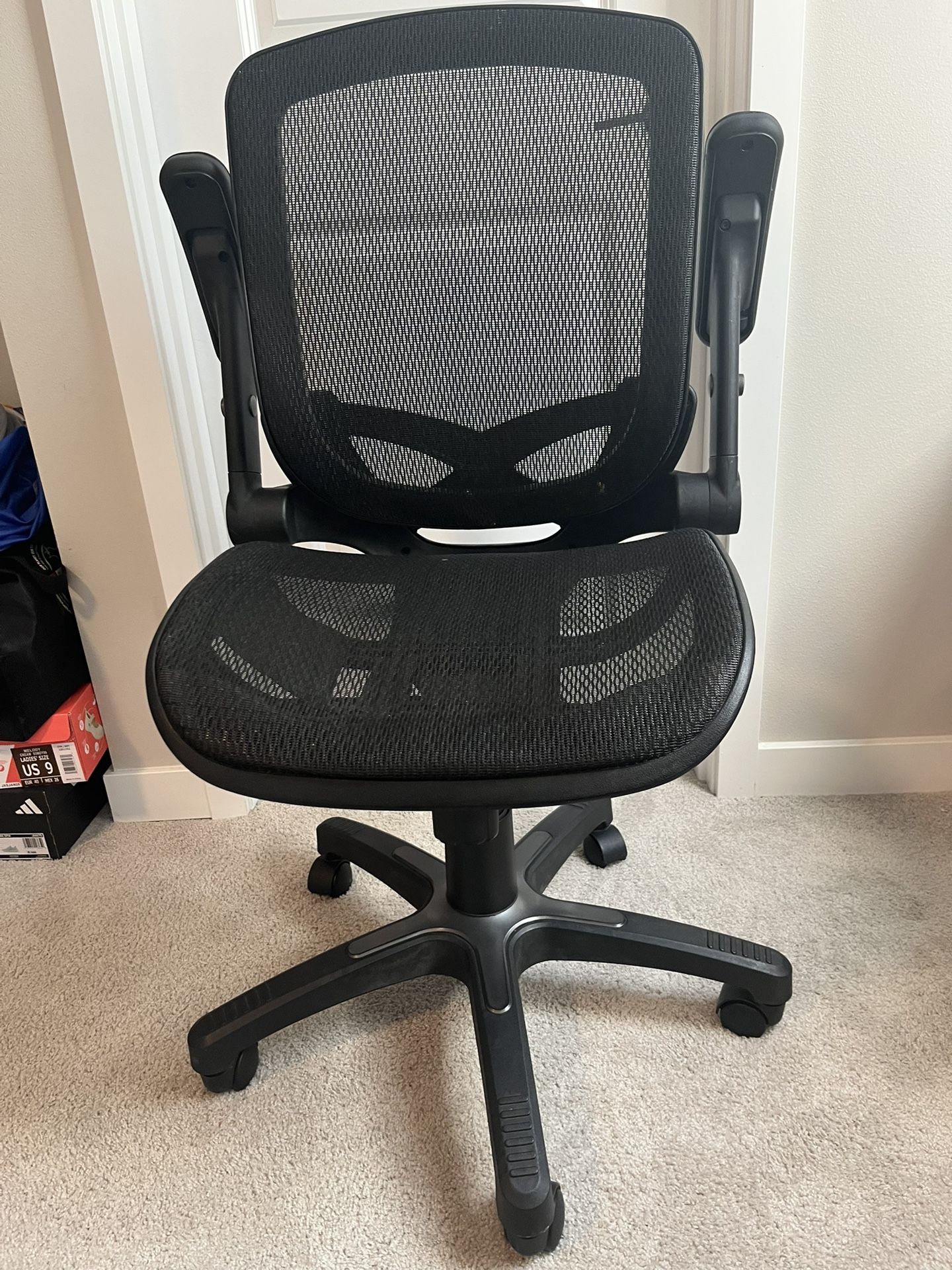 Ergonomic Mesh Office Chair-adjustable And Comfortable 