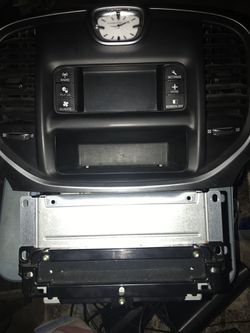 Chrysler 300 radio