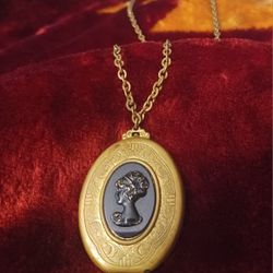 1930's Antique Gold Plated Cameo Locket